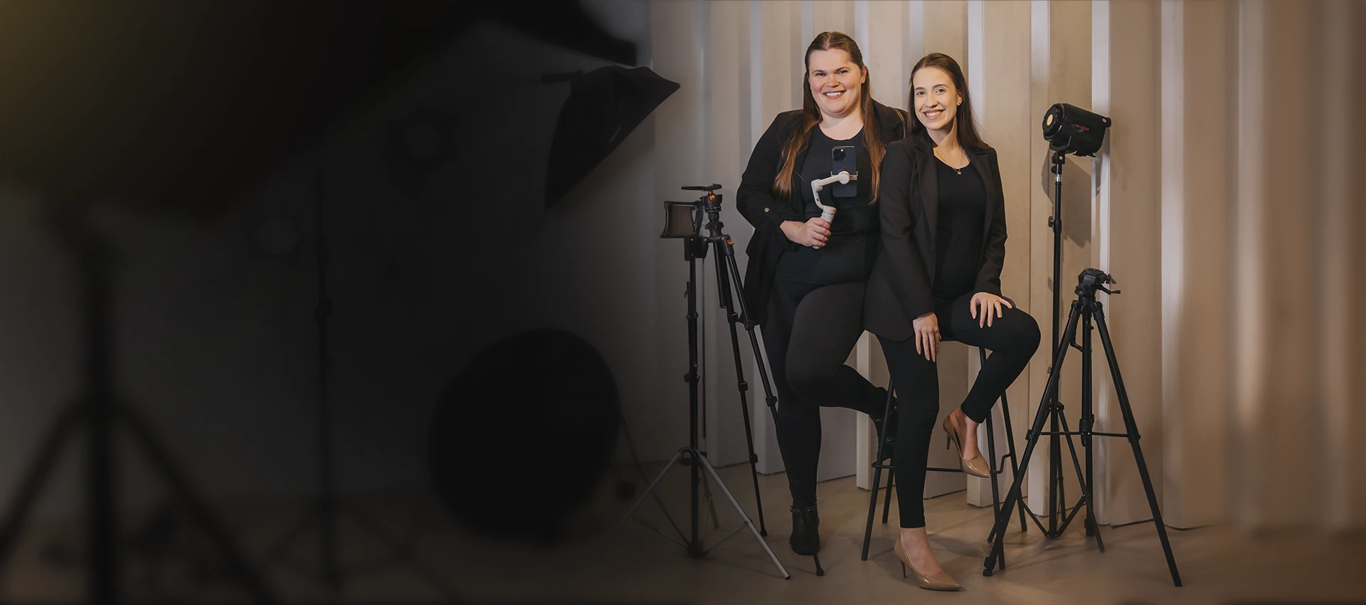 Fundadoras do Soberaz Studio em estúdio